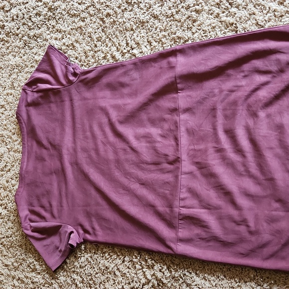 Tahari wine/plum colored womans short sleeve dress size small - Picture 6 of 6